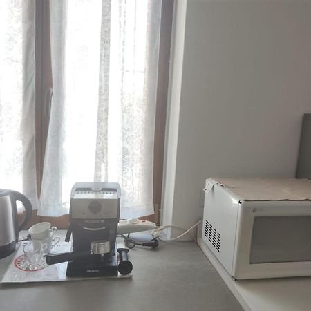 Lovely Appartment Near Como Casnate Con Bernate Buitenkant foto